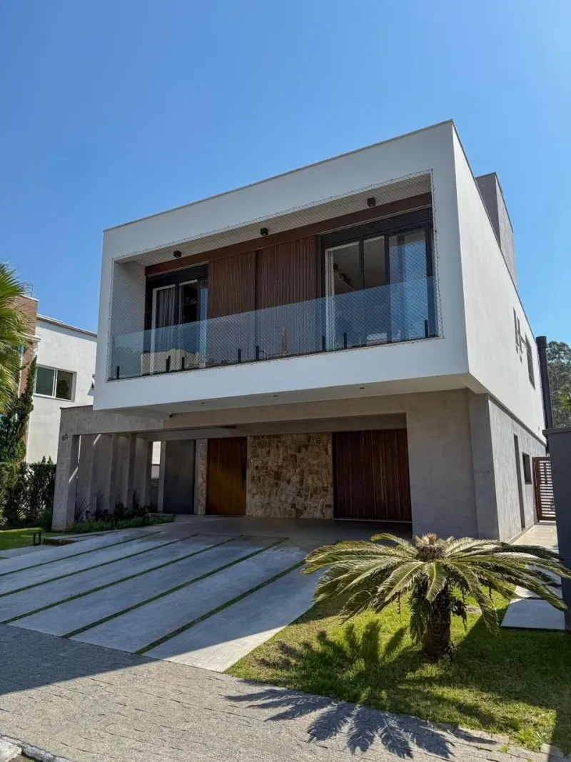 Casa de Condomínio em Ariribá  -  Balneário Camboriú