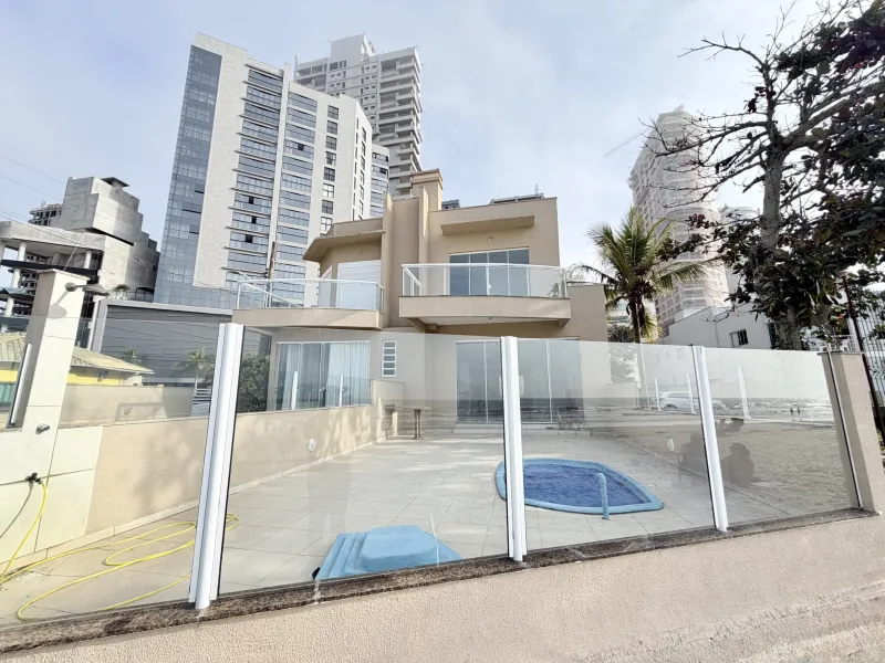 CASA PÉ NA AREIA