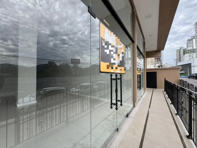 SALA COMERCIAL