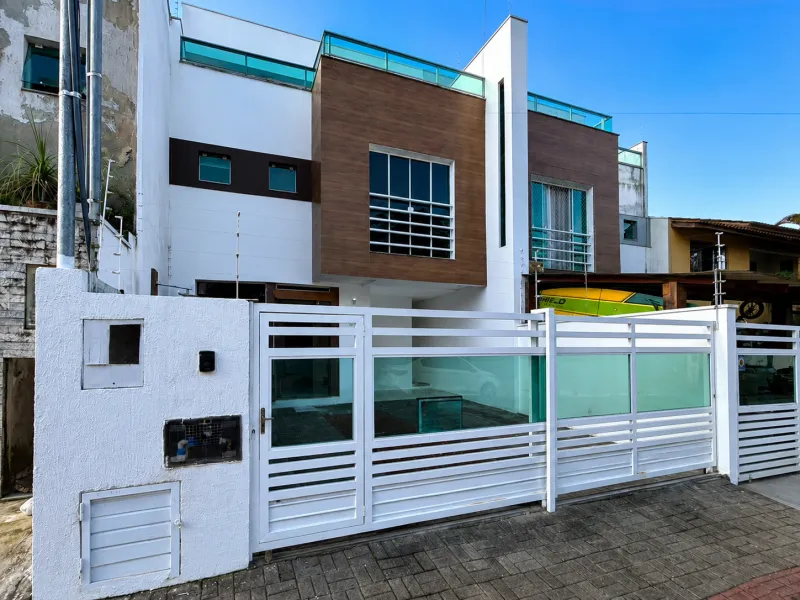 TRIPLEX PRAIA BRAVA
