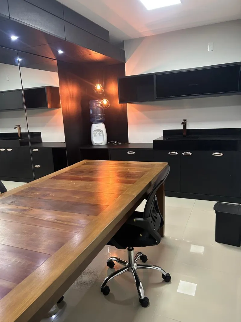 Sala comercial, decorada, Meia Praia  -  Itapema/ SC