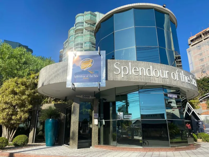 SPLENDOUR OF THE SEA