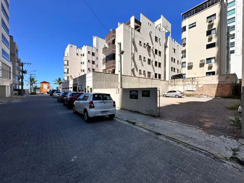 TERRENO MEIA PRAIA