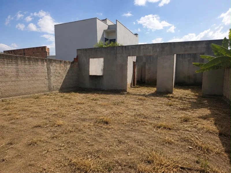 LOTE NO JARDIM AMÉLIA