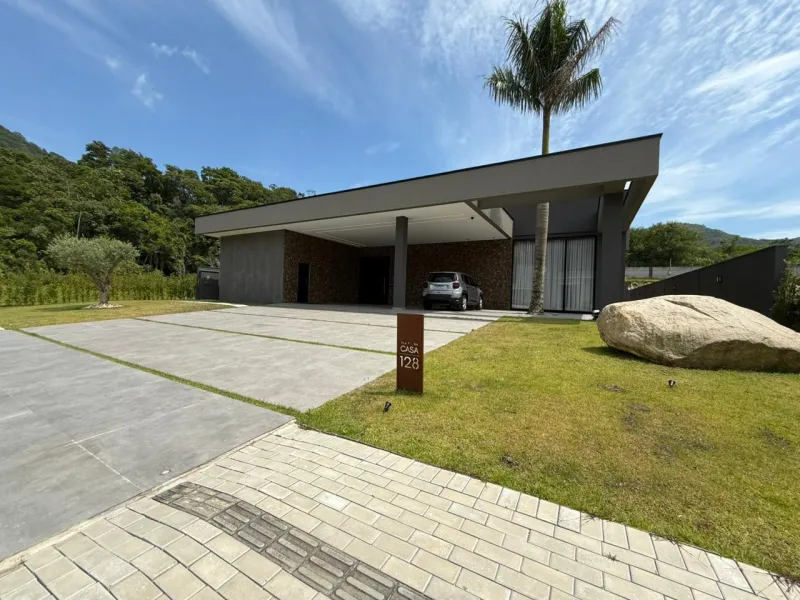 CASA DE ALTO PADRÃO
