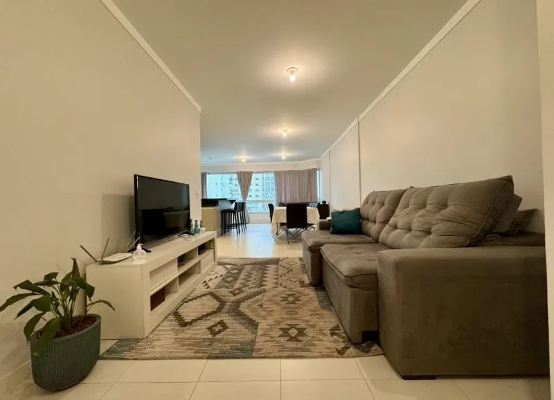 Apartamento com 3 quartos, em Meia Praia  -  Itapema